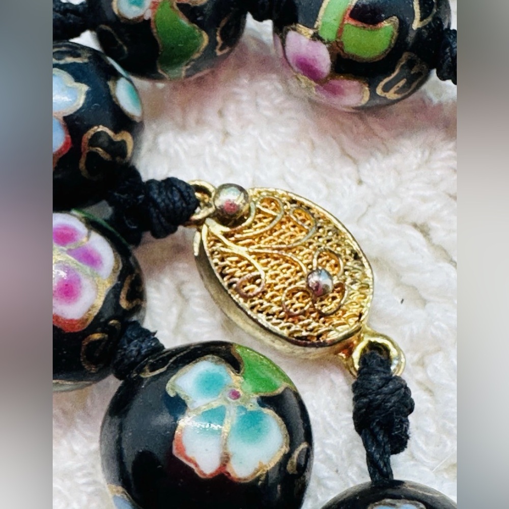 Vintage Chinese Enamel Cloisonné Black Pink Floral Hand Knotted Bead Necklace - Picture 3 of 4